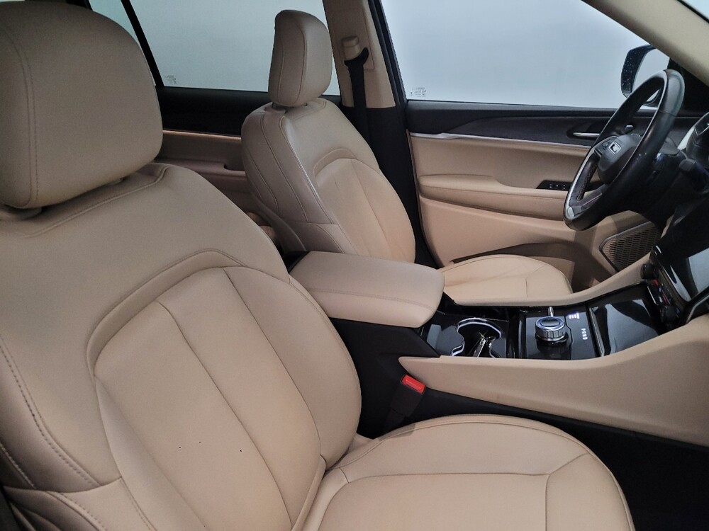 2021 Jeep Grand Cherokee L in Allentown, PA 18103 - 18099768 21