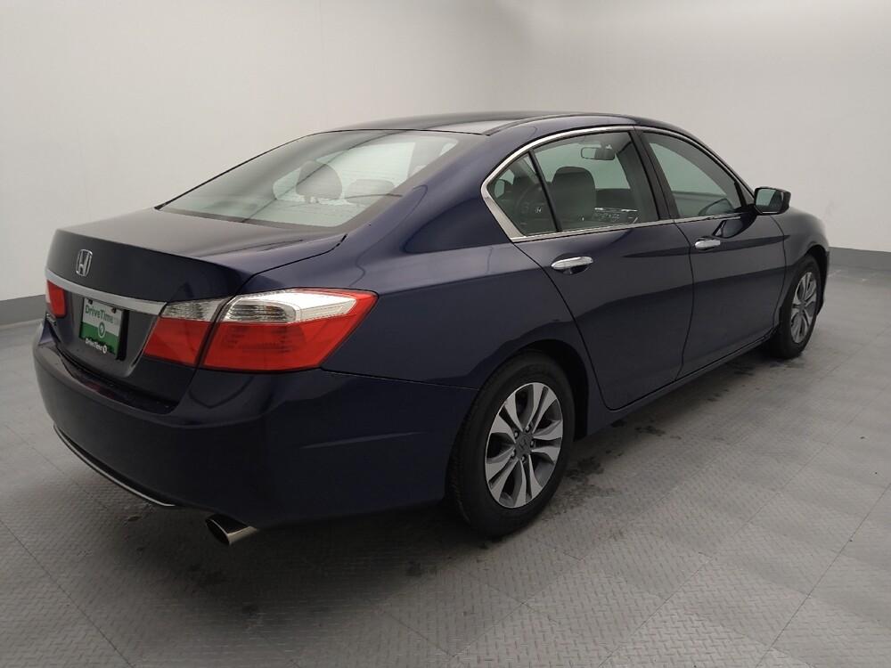 2015 Honda Accord in Gladstone, MO 64118 - 18099775 9