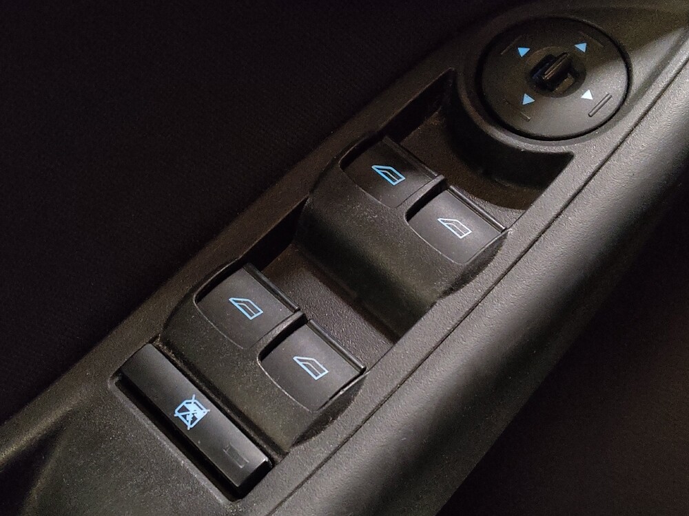 2017 Ford Focus in Gainesville, FL 32609 - 18099788 27