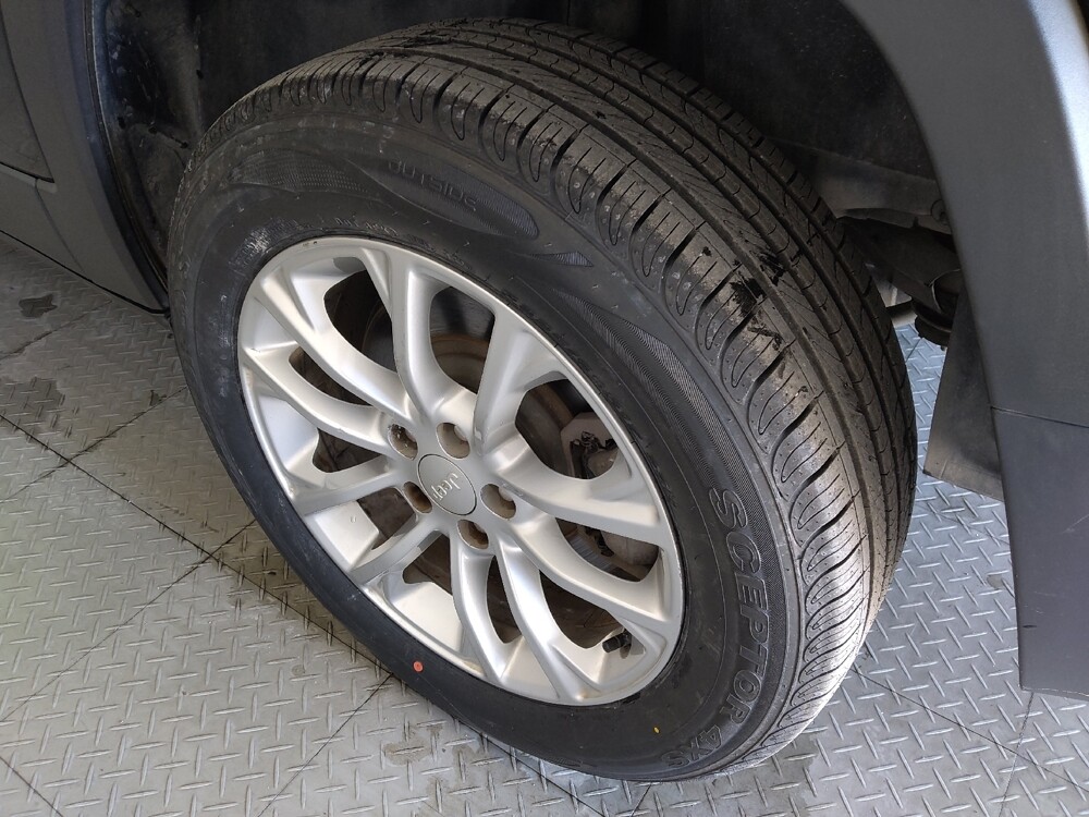 2019 Jeep Cherokee in Baton Rouge, LA 70816 - 18099811 31