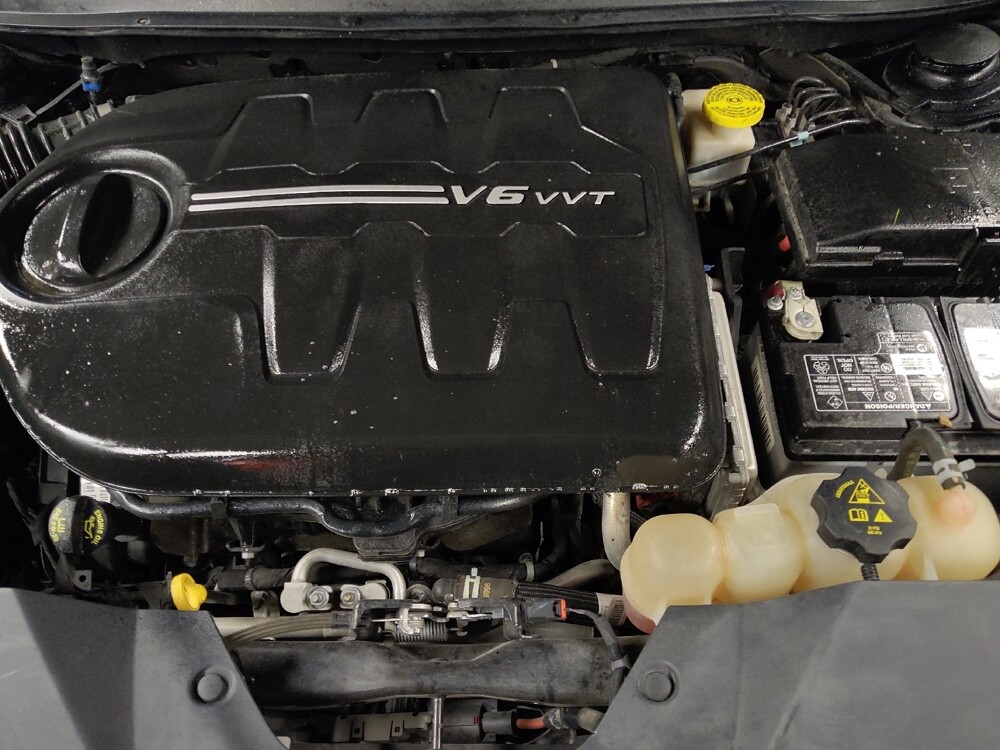 2019 Jeep Cherokee in Baton Rouge, LA 70816 - 18099811 30