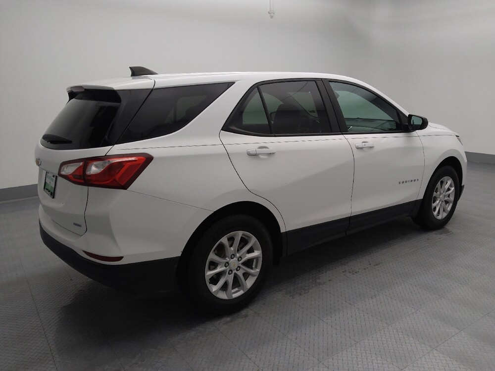 2021 Chevrolet Equinox in Gladstone, MO 64118 - 18099816 10