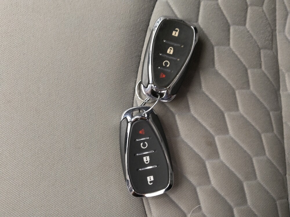 2021 Chevrolet Equinox in Gladstone, MO 64118 - 18099816 32