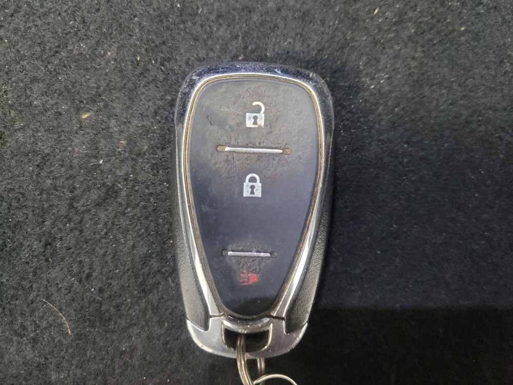 2020 Chevrolet Equinox in Mishawaka, IN 46545 - 18099819 32