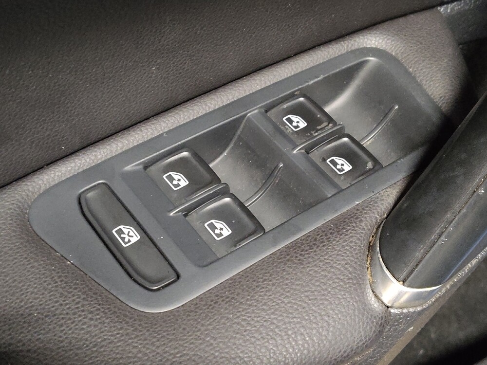 2016 Volkswagen Golf in Gainesville, FL 32609 - 18099827 27