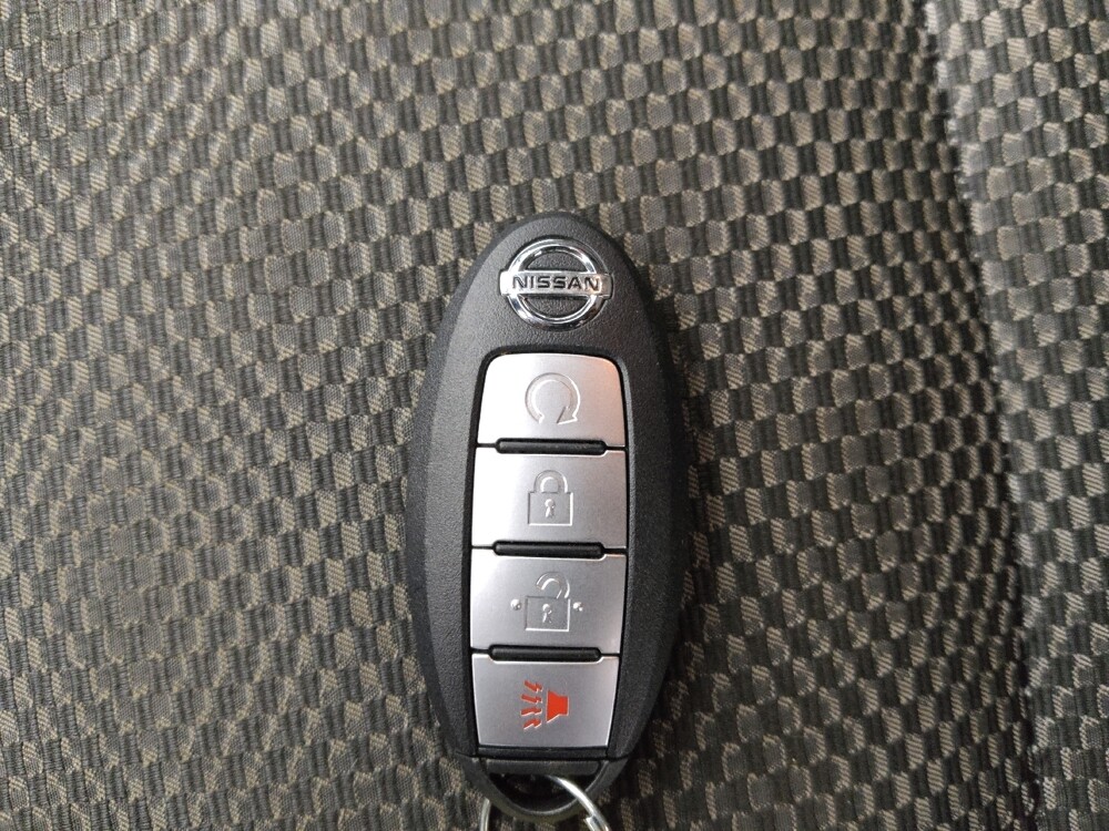 2017 Nissan Rogue Sport in Gladstone, MO 64118 - 18099838 32