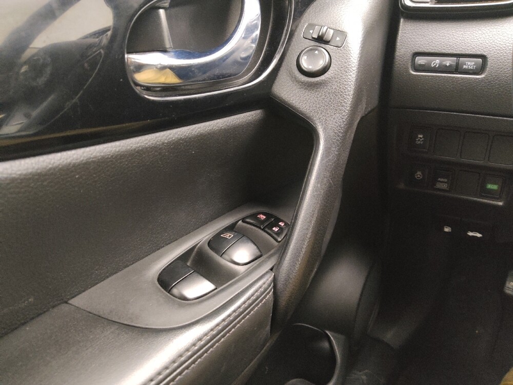 2017 Nissan Rogue Sport in Gladstone, MO 64118 - 18099838 27