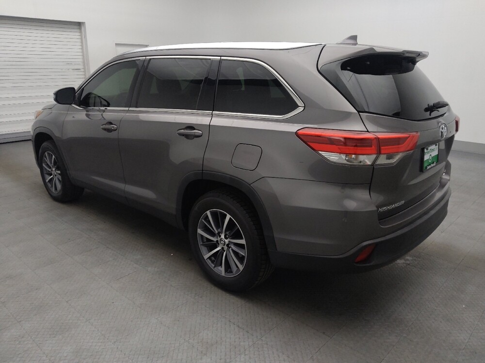 2019 Toyota Highlander in Jacksonville, FL 32225 - 18099842 3
