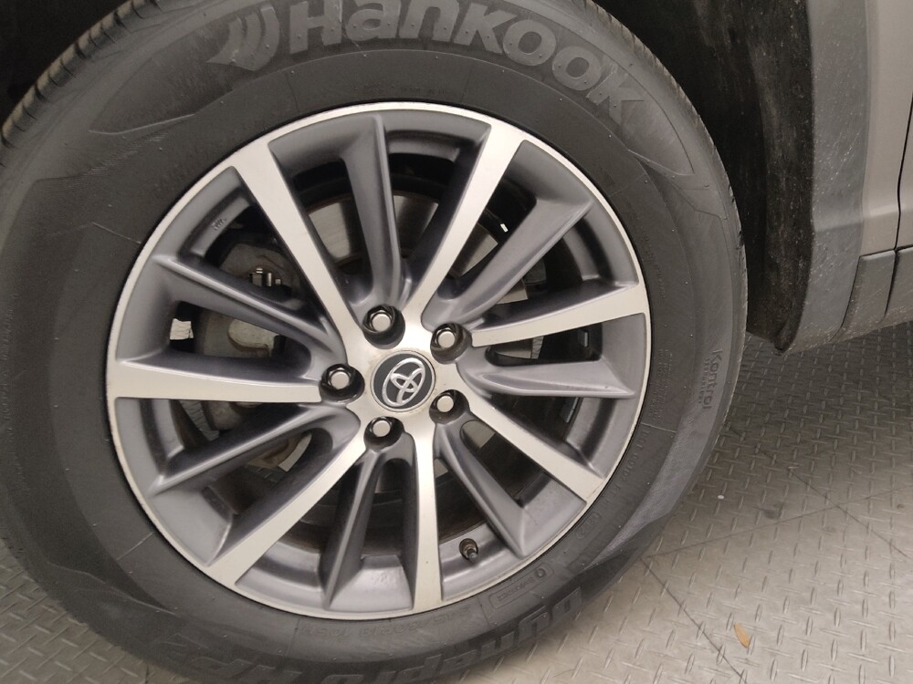 2019 Toyota Highlander in Jacksonville, FL 32225 - 18099842 31