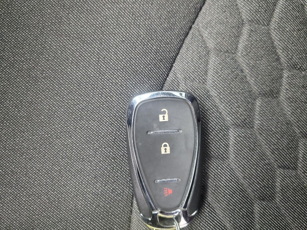 2020 Chevrolet Equinox in Ft Wayne, IN 46805 - 18099846 32