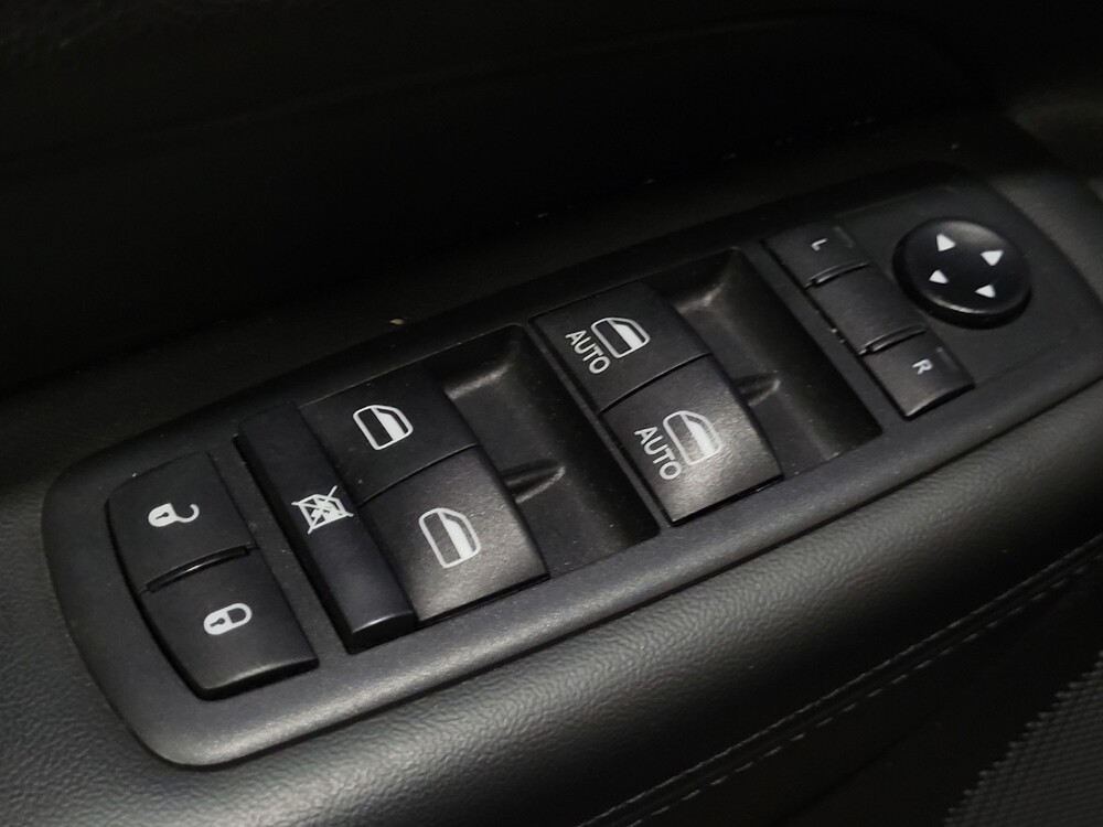 2020 Jeep Grand Cherokee in Pittsburgh, PA 15236 - 18099870 27