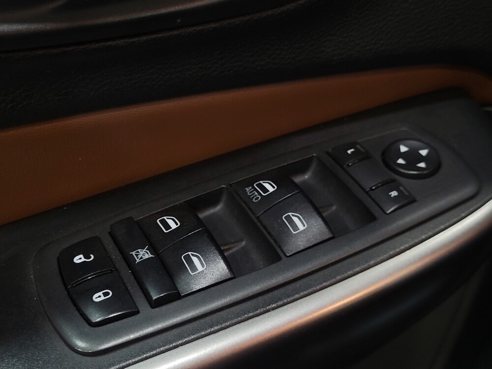 2019 Jeep Cherokee in Allentown, PA 18103 - 18099872 27