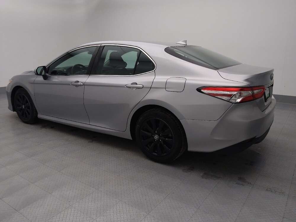 2019 Toyota Camry in Gladstone, MO 64118 - 18099895 3