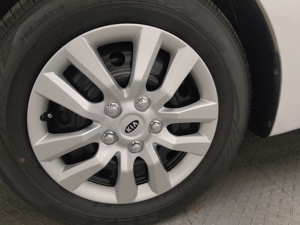 2017 Kia Forte in Sanford, FL 32773 - 18099896 31