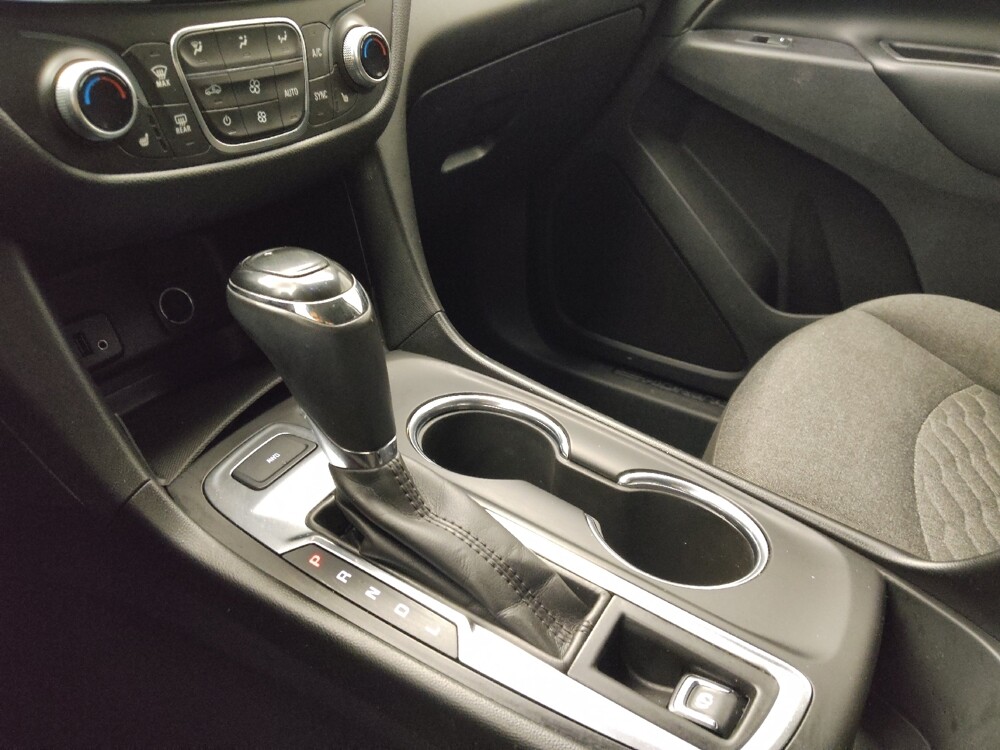 2018 Chevrolet Equinox in Midlothian, IL 60445 - 18099900 26