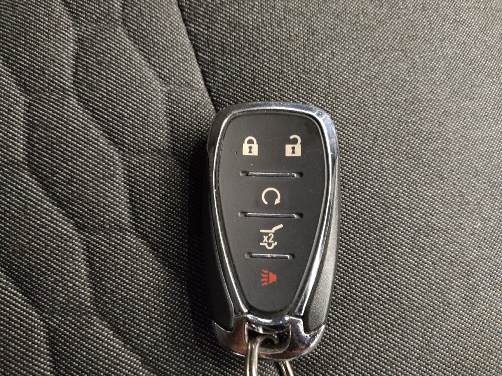 2018 Chevrolet Equinox in Midlothian, IL 60445 - 18099900 32