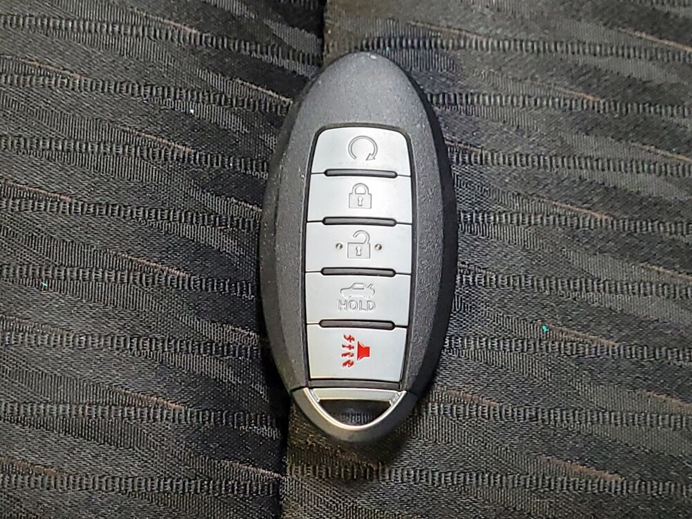 2019 Nissan Rogue in Montclair, CA 91763 - 18099901 32