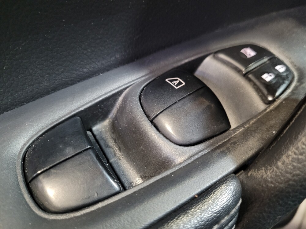 2019 Nissan Rogue in Montclair, CA 91763 - 18099901 27