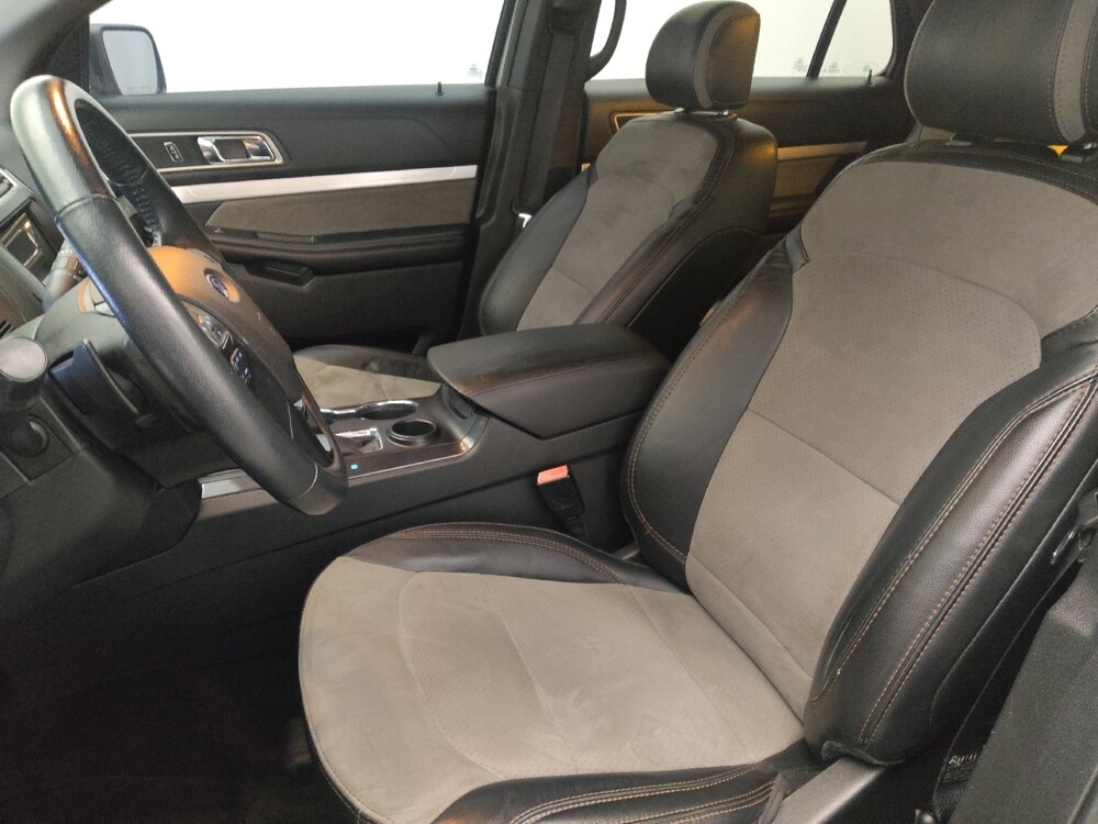 2017 Ford Explorer in Jacksonville, FL 32225 - 18099903 17