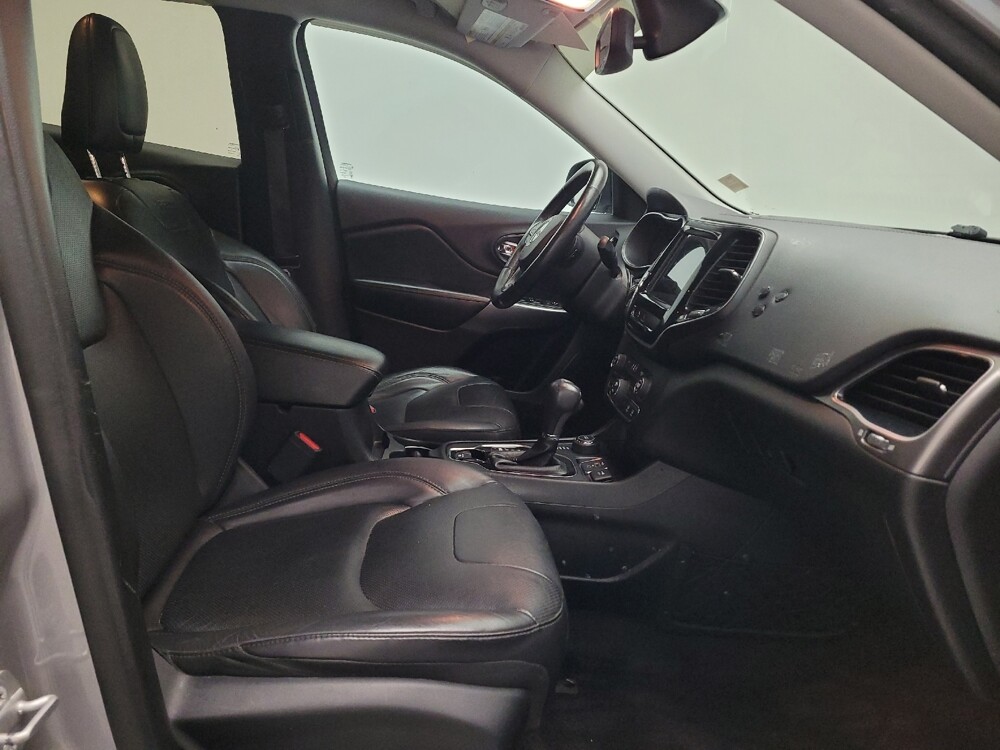 2019 Jeep Cherokee in Downey, CA 90241 - 18099923 21