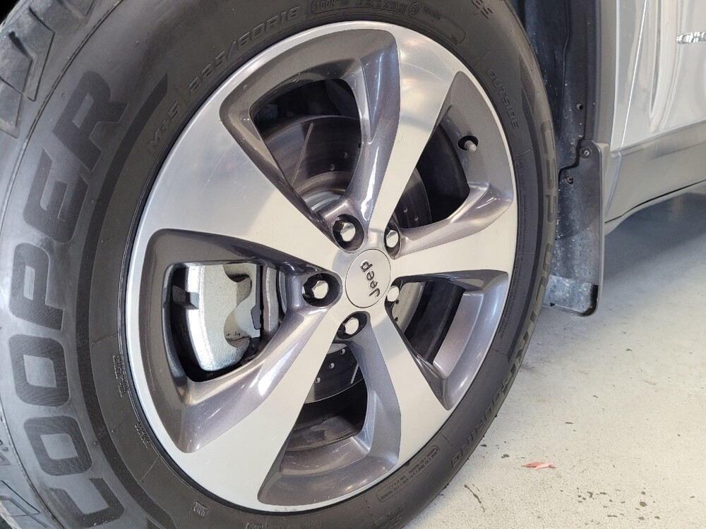 2019 Jeep Cherokee in Downey, CA 90241 - 18099923 31