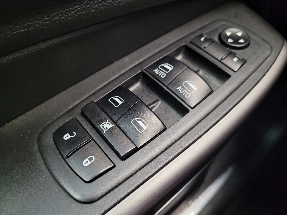 2019 Jeep Cherokee in Downey, CA 90241 - 18099923 27