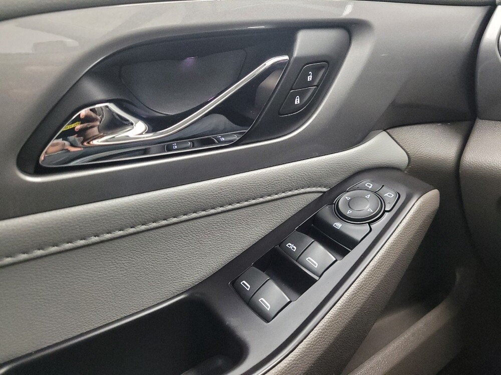 2020 Chevrolet Traverse in Eastpointe, MI 48021 - 18099933 27