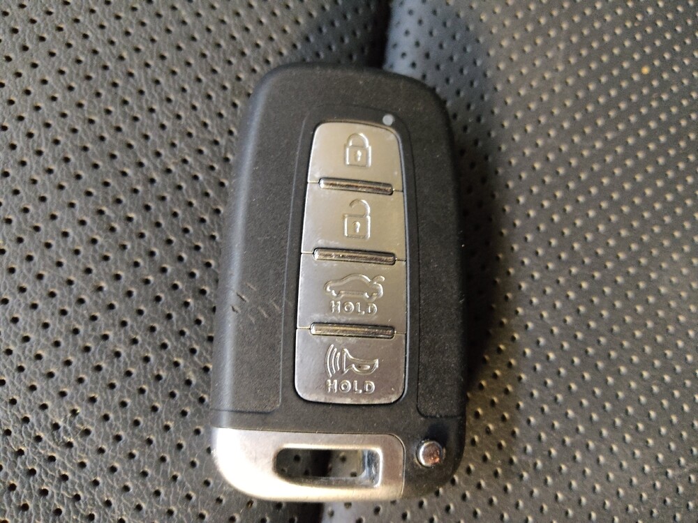 2018 Hyundai Santa Fe in Greenville, SC 29607 - 18099946 32