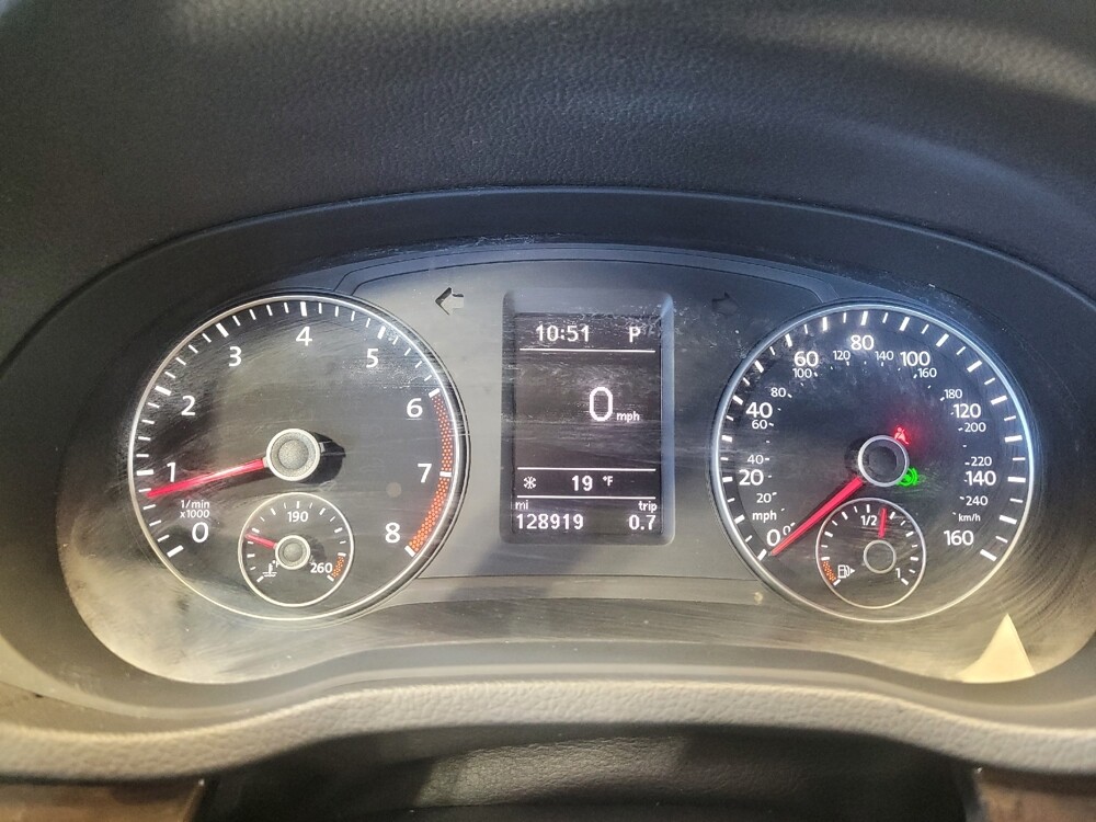 2015 Volkswagen Passat in Columbus, OH 43228 - 18099951 23