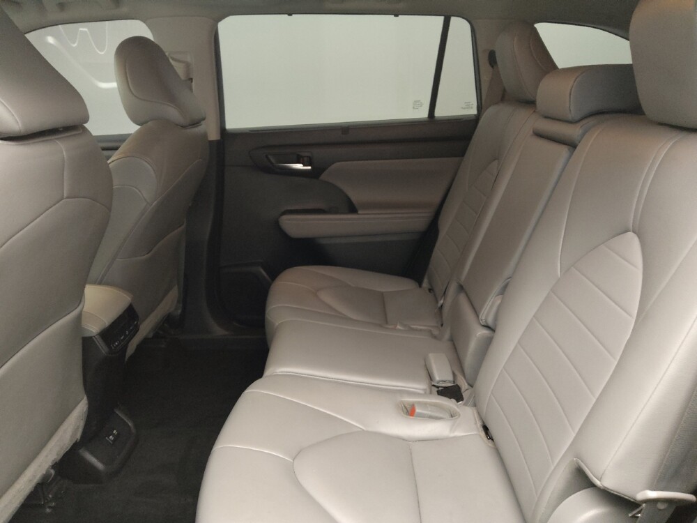 2021 Toyota Highlander in Lakewood, CO 80215 - 18099967 18