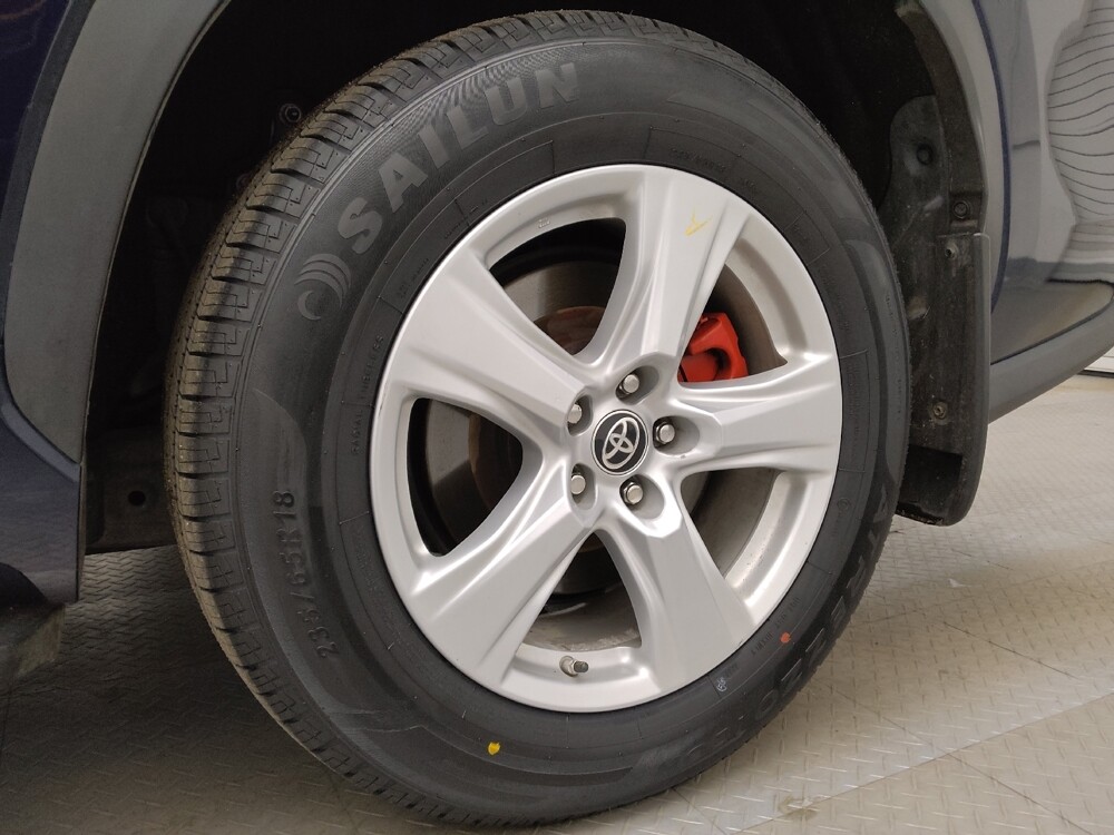 2021 Toyota Highlander in Lakewood, CO 80215 - 18099967 31