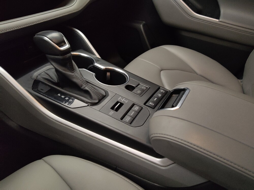 2021 Toyota Highlander in Lakewood, CO 80215 - 18099967 26