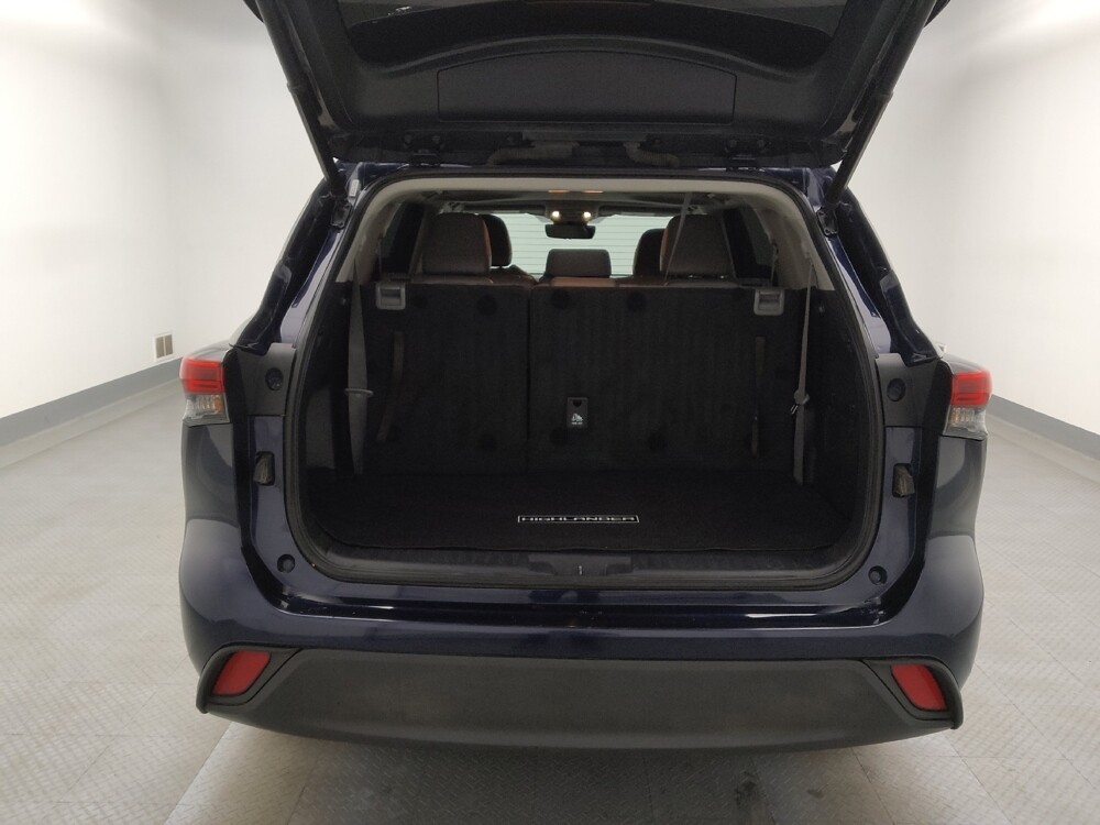 2021 Toyota Highlander in Lakewood, CO 80215 - 18099967 29