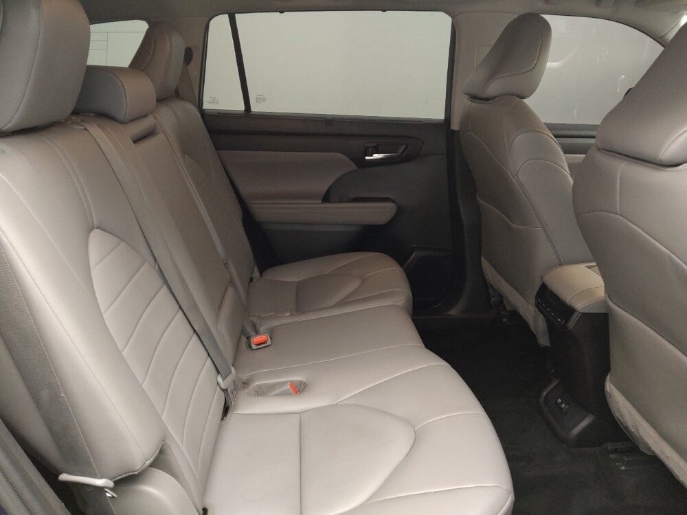 2021 Toyota Highlander in Lakewood, CO 80215 - 18099967 19