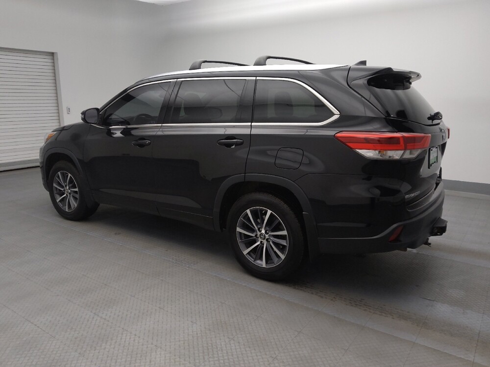 2018 Toyota Highlander in Lakewood, CO 80215 - 18099968 3