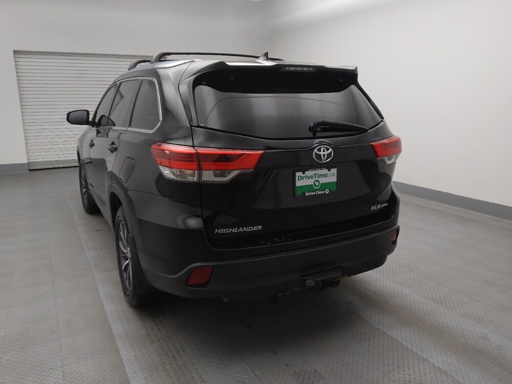 2018 Toyota Highlander in Lakewood, CO 80215 - 18099968 6