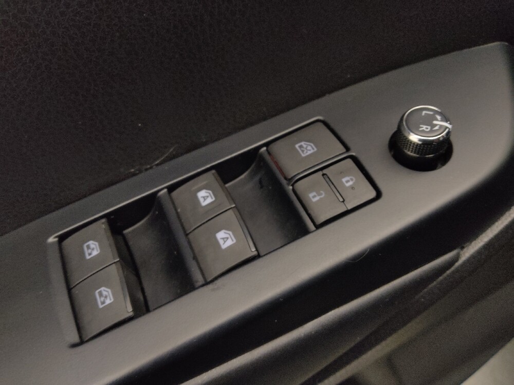 2018 Toyota Highlander in Lakewood, CO 80215 - 18099968 27