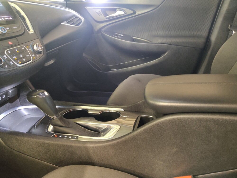 2019 Chevrolet Malibu in Metairie, LA 70006 - 18099979 26