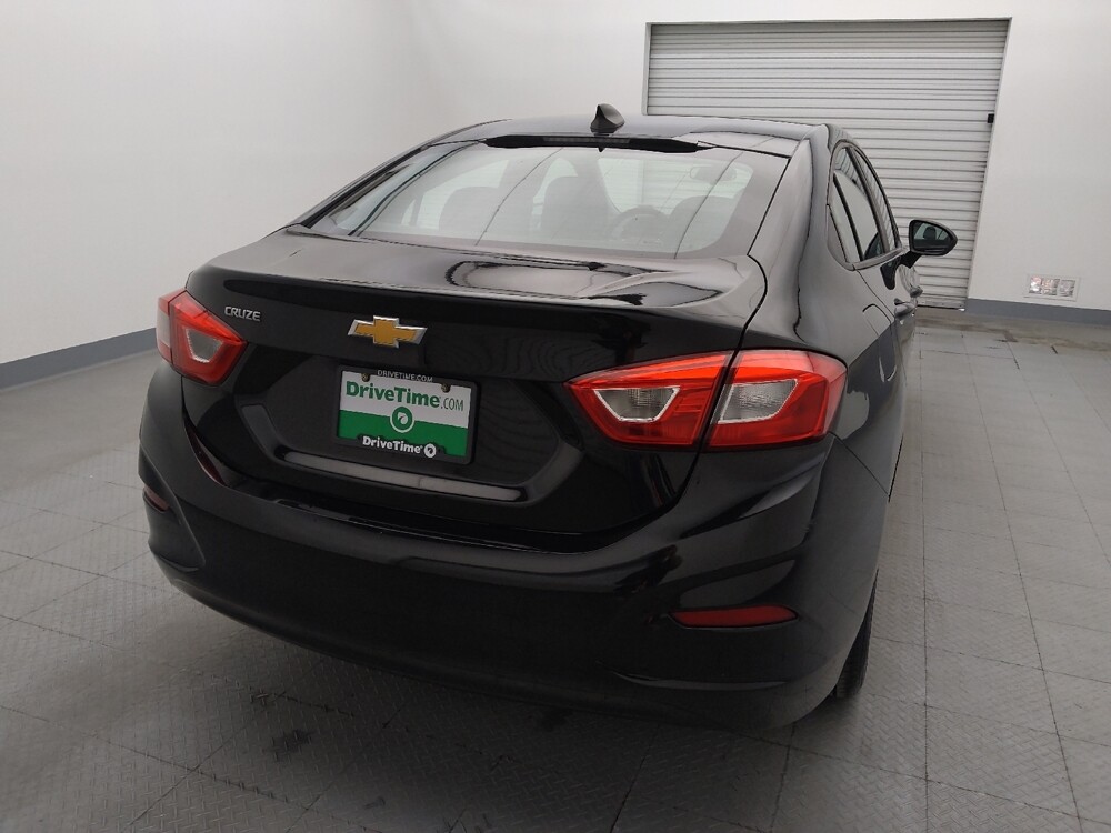 2019 Chevrolet Cruze in Metairie, LA 70006 - 18099982 7