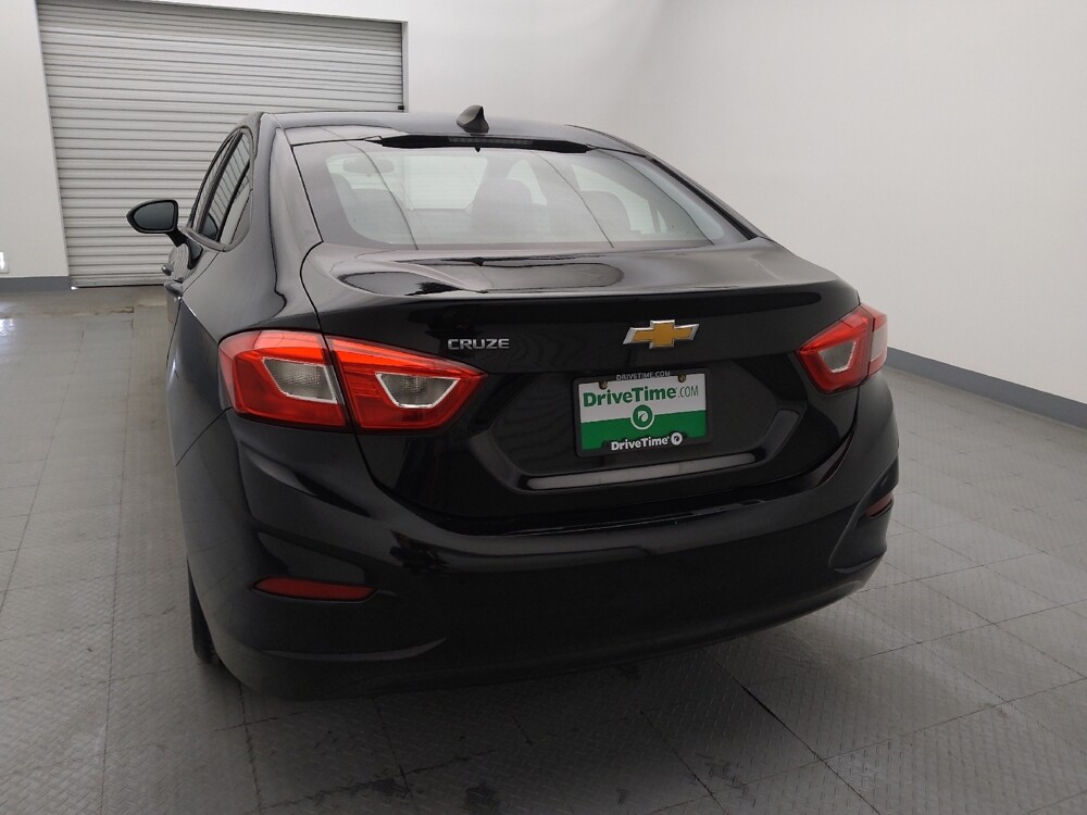 2019 Chevrolet Cruze in Metairie, LA 70006 - 18099982 6
