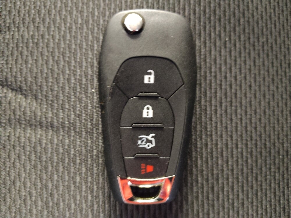 2019 Chevrolet Cruze in Metairie, LA 70006 - 18099982 32