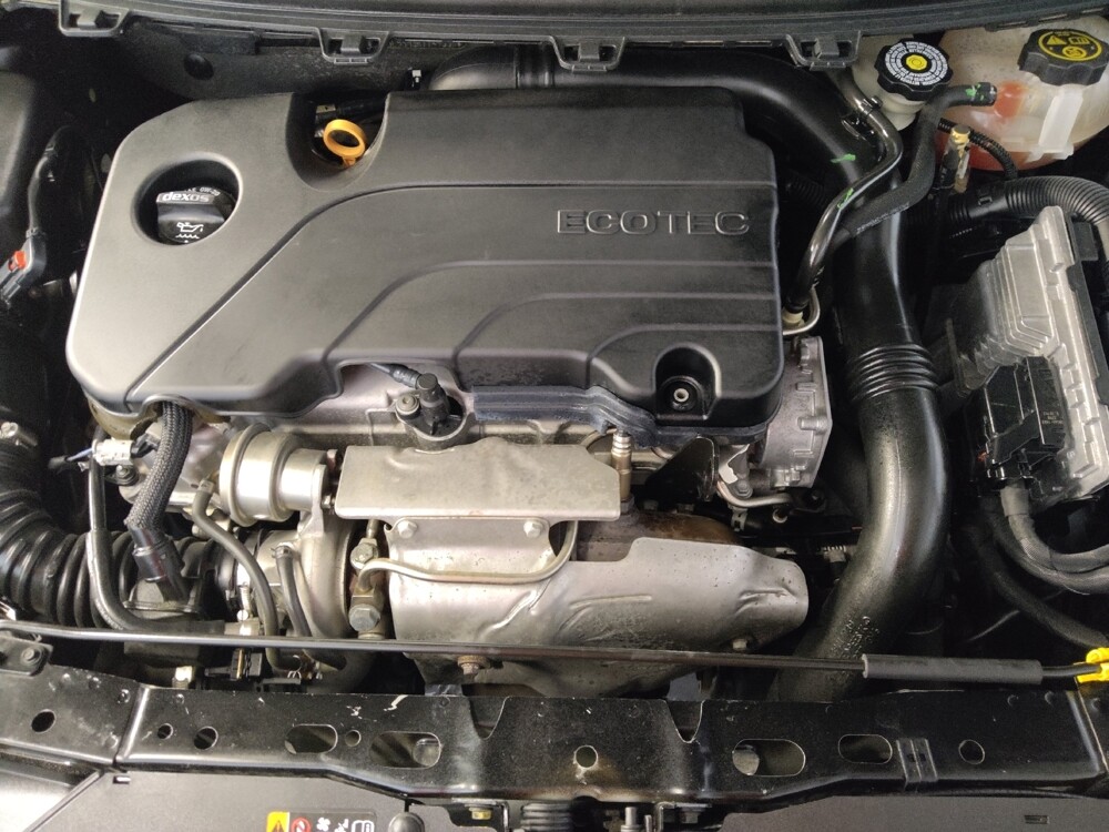 2019 Chevrolet Cruze in Metairie, LA 70006 - 18099982 30