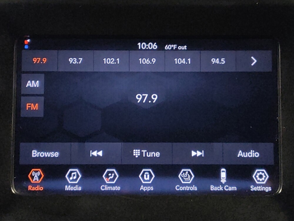 2020 Jeep Cherokee in Metairie, LA 70006 - 18099990 25