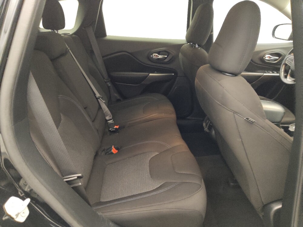 2020 Jeep Cherokee in Metairie, LA 70006 - 18099990 19