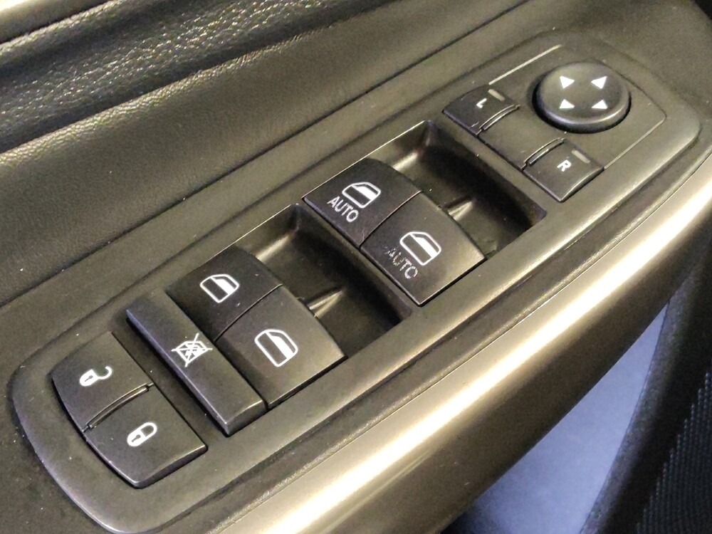 2020 Jeep Cherokee in Metairie, LA 70006 - 18099990 27