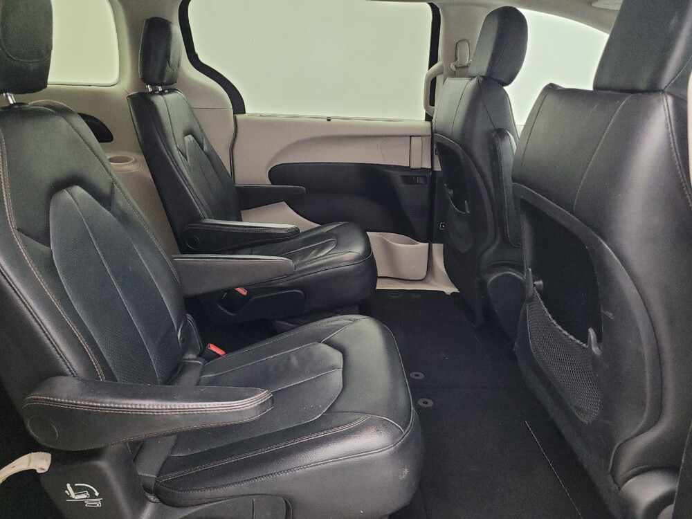 2020 Chrysler Pacifica in Metairie, LA 70006 - 18099995 19