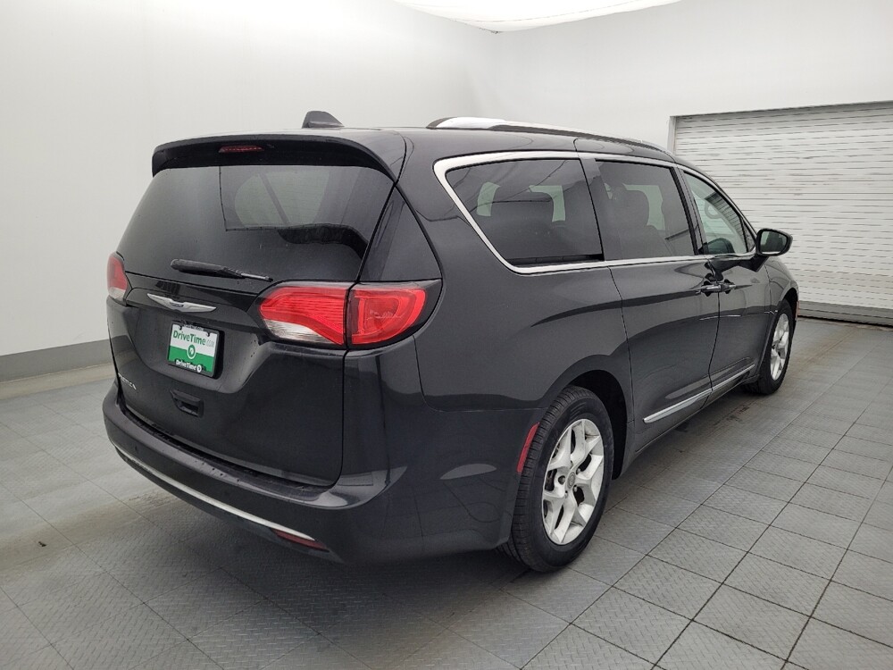 2020 Chrysler Pacifica in Metairie, LA 70006 - 18099995 9