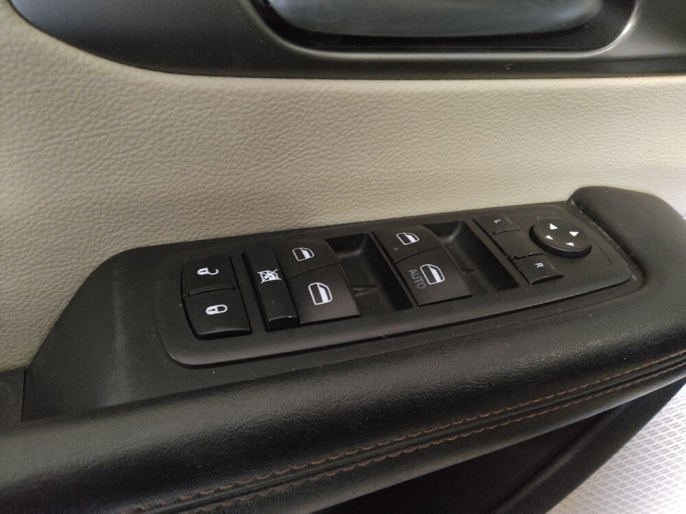 2020 Chrysler Pacifica in Metairie, LA 70006 - 18099995 27