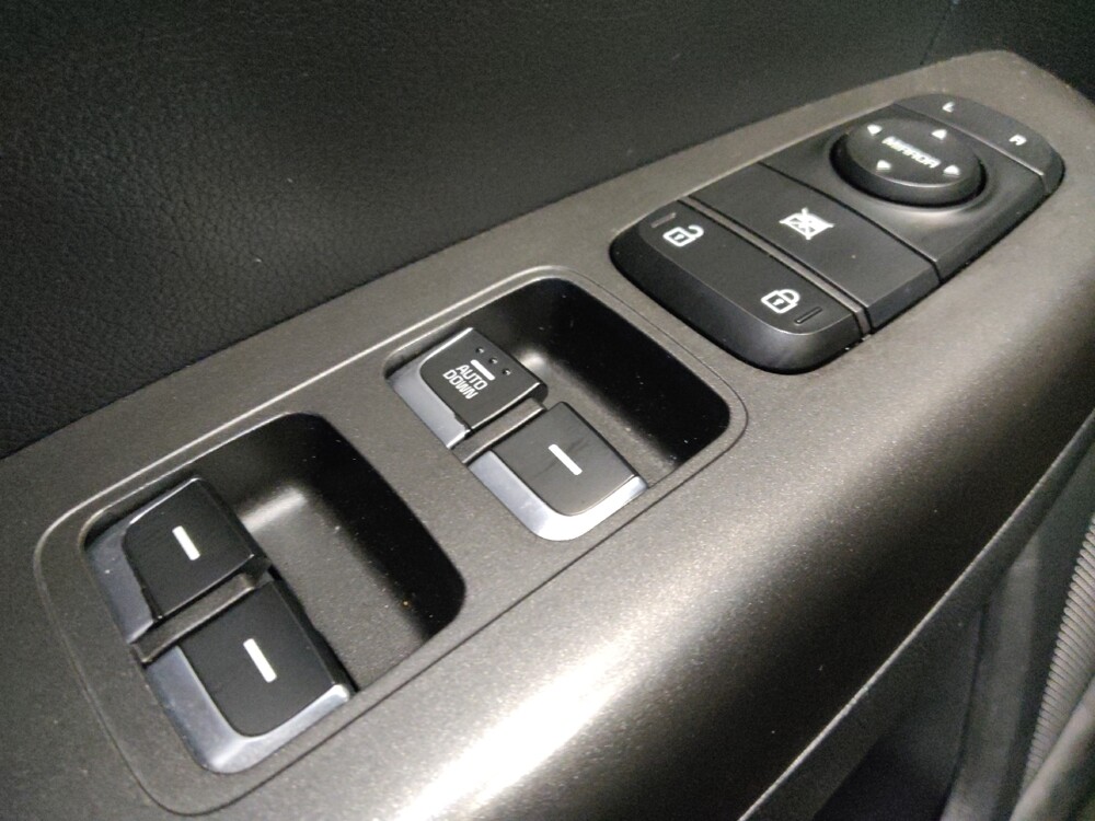 2019 Kia Sportage in Metairie, LA 70006 - 18099998 27