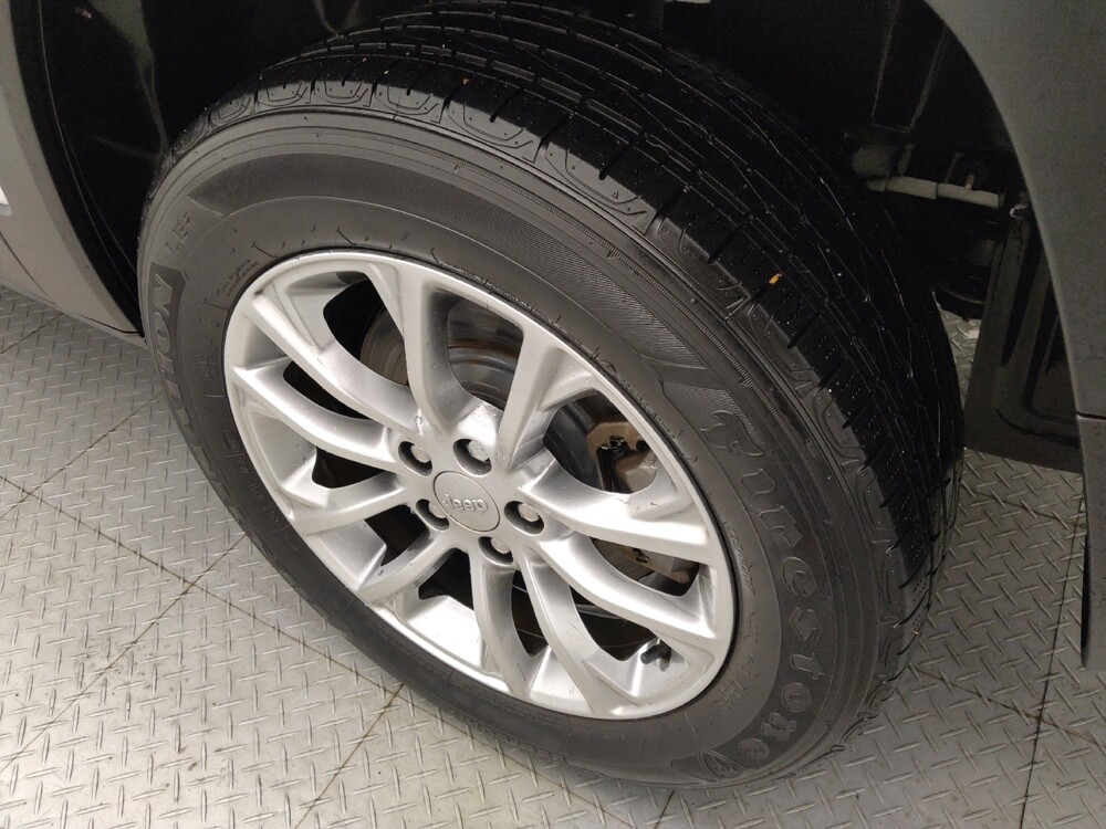 2022 Jeep Cherokee in Metairie, LA 70006 - 18100001 31